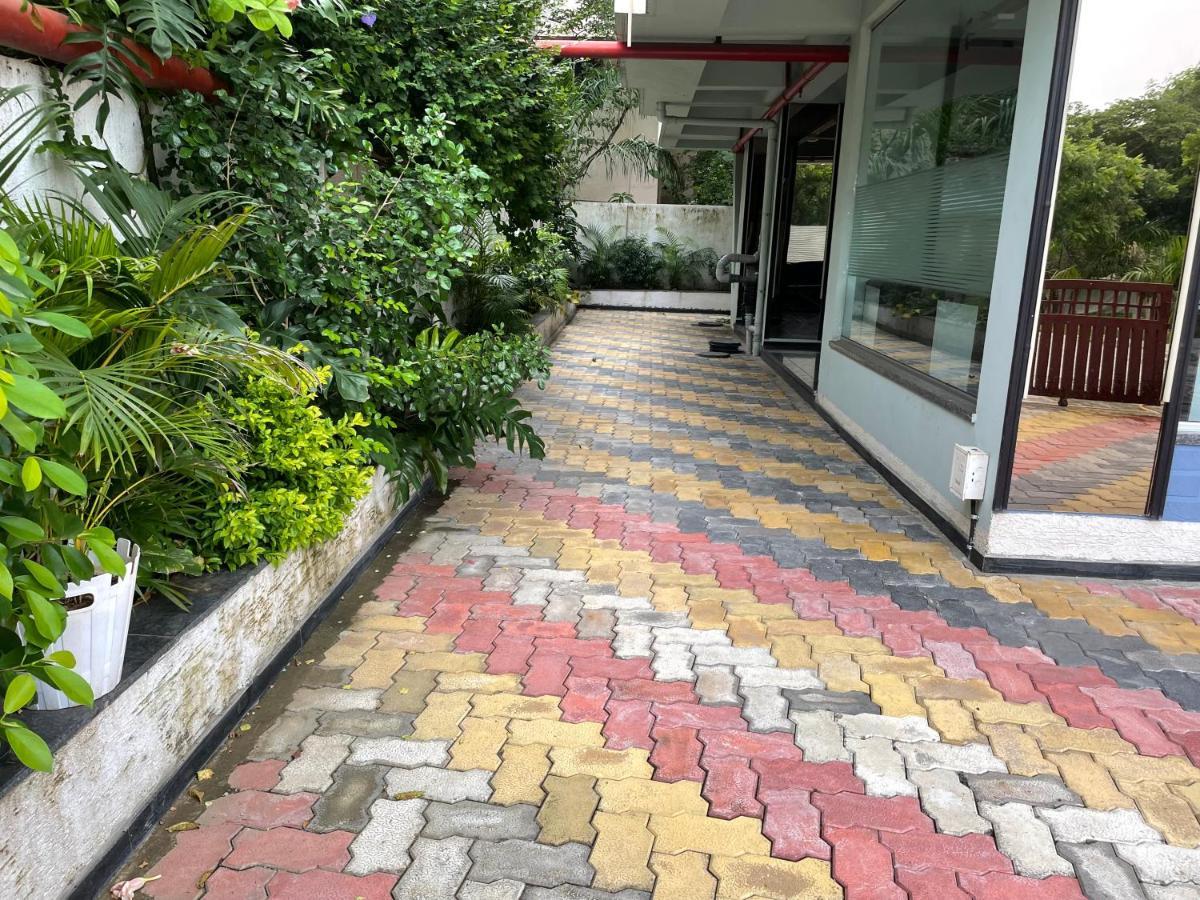 Hotel Airport Kk Ναγκπούρ Εξωτερικό φωτογραφία