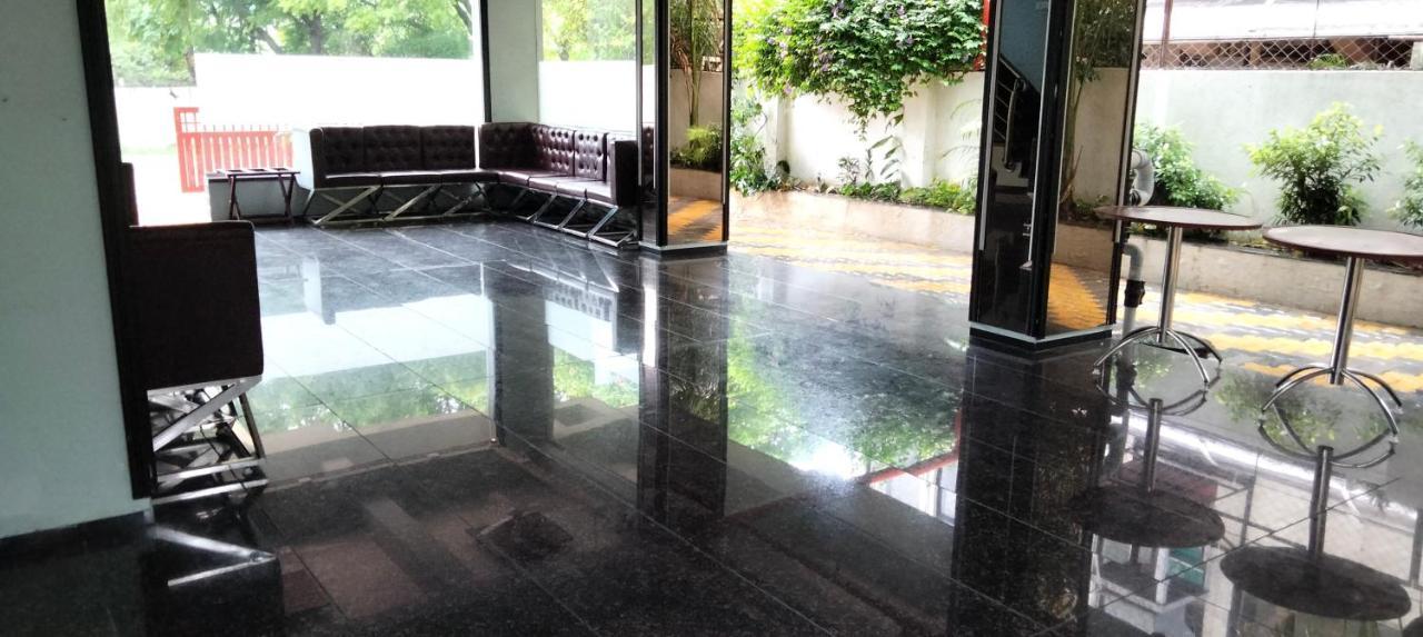 Hotel Airport Kk Ναγκπούρ Εξωτερικό φωτογραφία